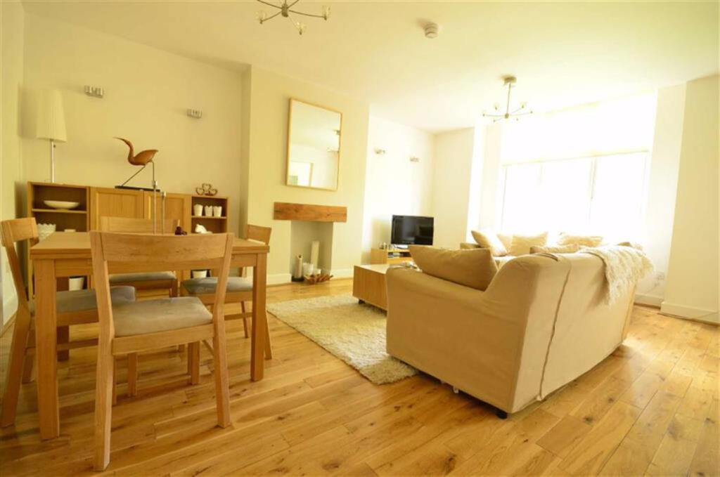 2 bed Apartment for rent in London. From Residential Realtors - London