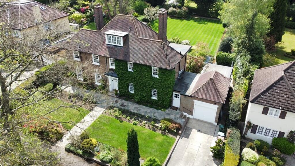 6 bed Detached for rent in Northwood. From Robsons