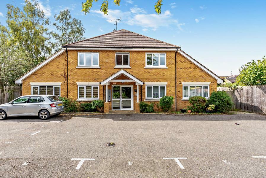 1 bed Apartment for rent in Northwood. From Robsons