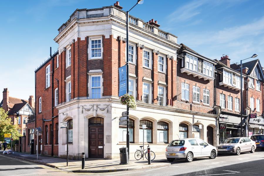 2 bed 1st Floor Flat for rent in Northwood. From Robsons