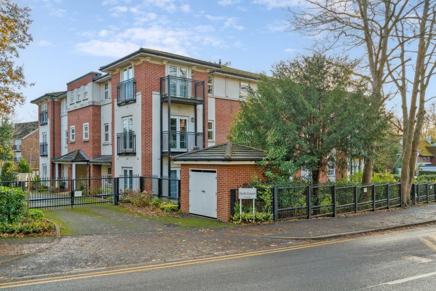 2 bed Apartment for rent in Northwood. From Robsons