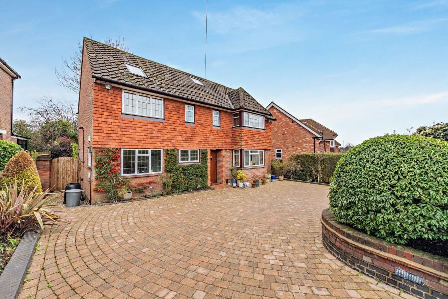 5 bed Detached for rent in Northwood. From Robsons