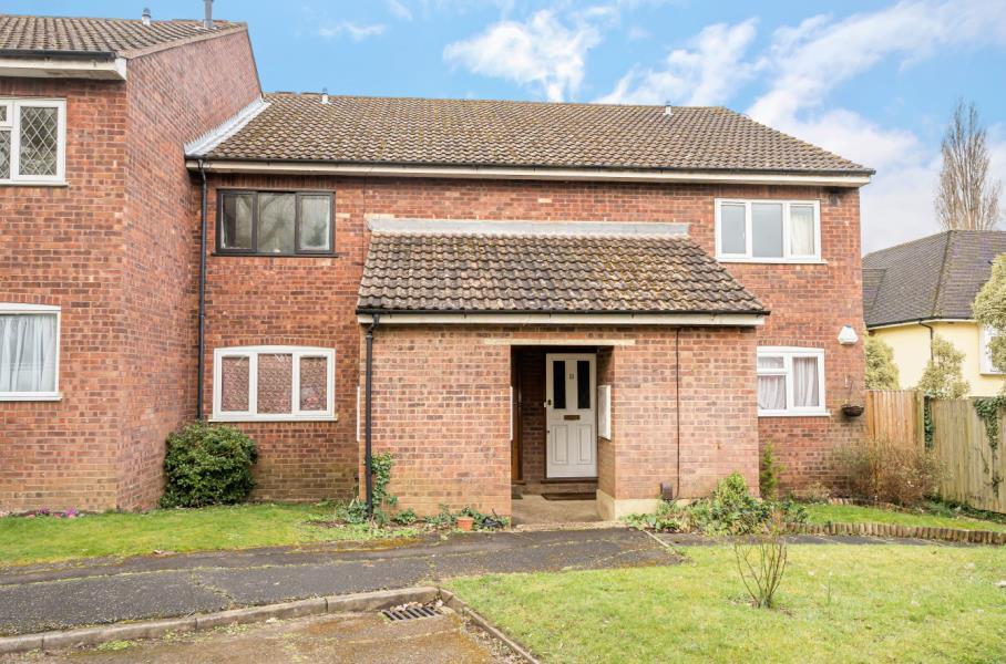 1 bed 1st Floor Flat for rent in Northwood. From Robsons