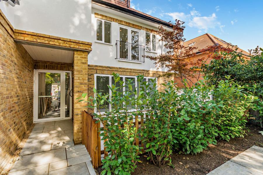 2 bed Apartment for rent in Ruislip. From Robsons