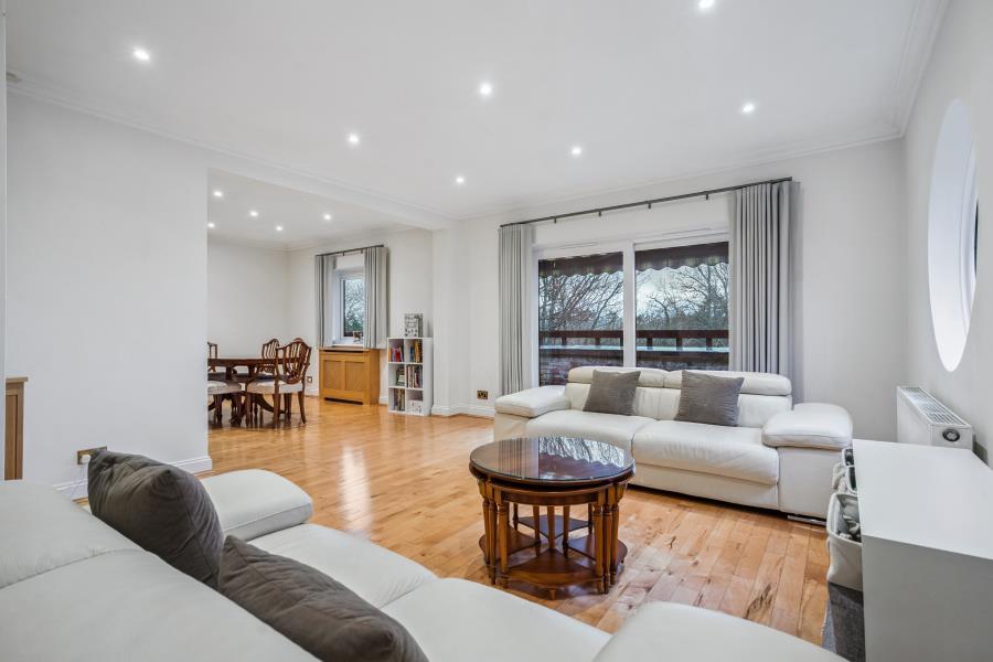 3 bed Apartment for rent in Northwood. From Robsons