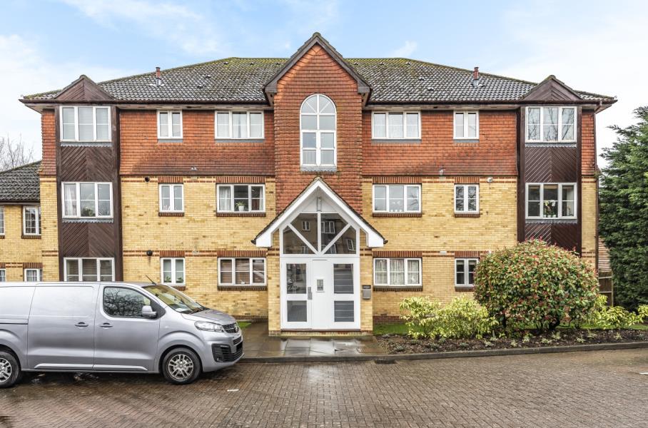 2 bed Apartment for rent in Maple Cross. From Robsons