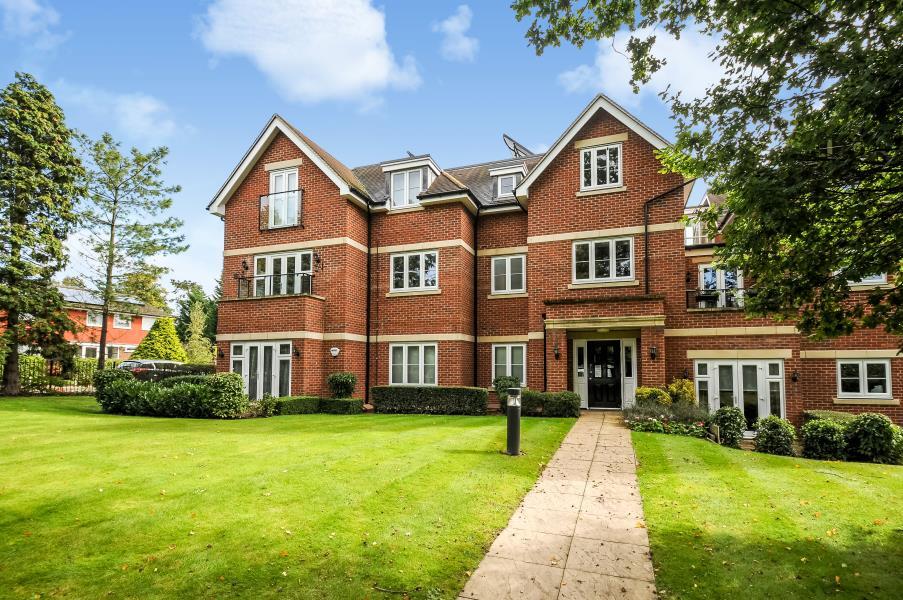 2 bed Apartment for rent in Northwood. From Robsons