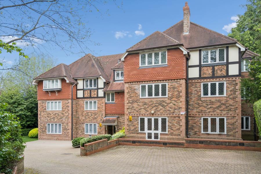 2 bed Apartment for rent in Northwood. From Robsons