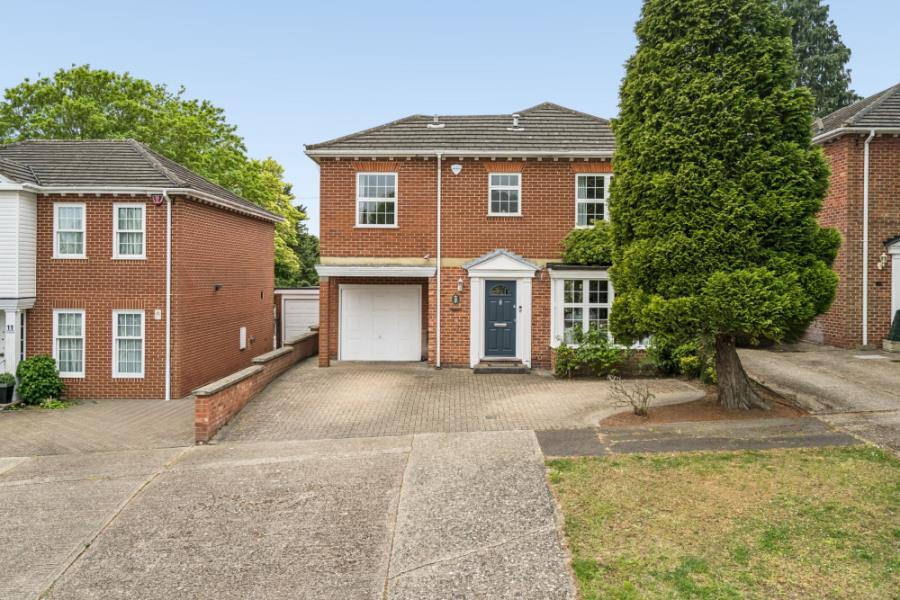 4 bed Detached for rent in Northwood. From Robsons