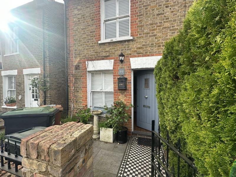 2 bed Mid Terraced House for rent in Rickmansworth. From Robsons