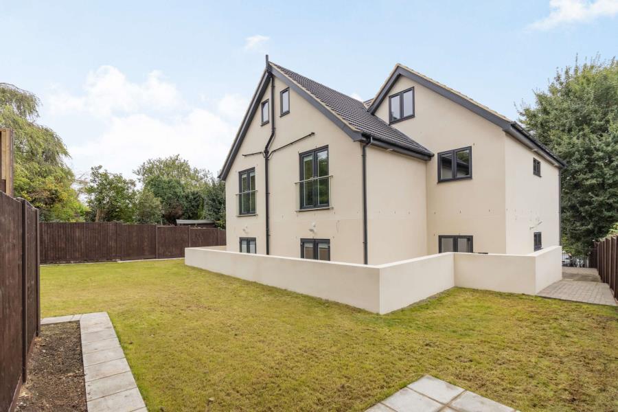2 bed Apartment for rent in Chorleywood. From Robsons 2 bed Apartment for rent in Chorleywood. From Robsons