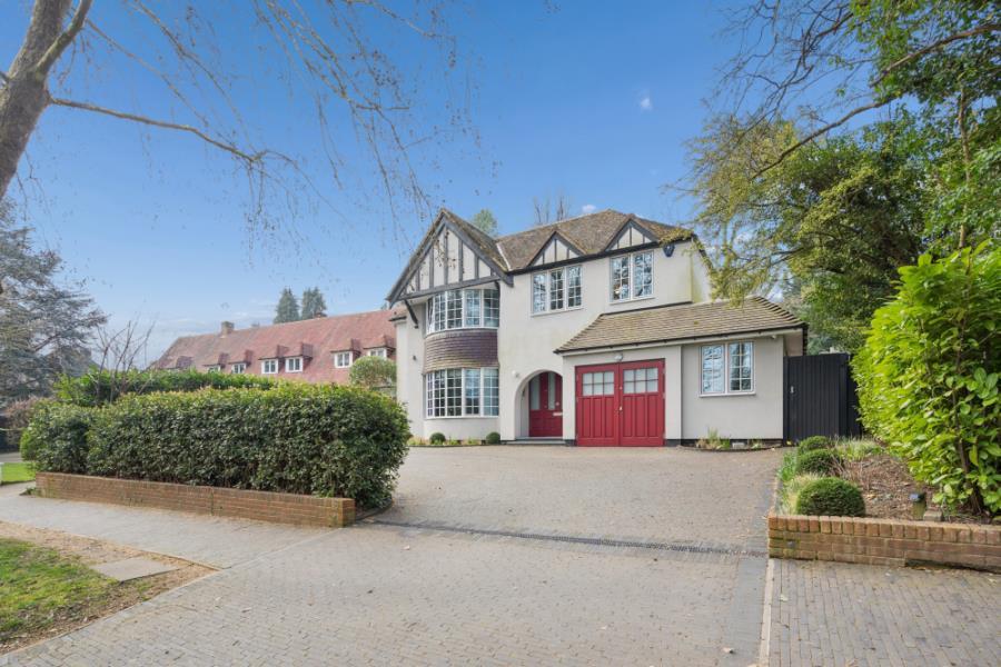 4 bed Detached for rent in Northwood. From Robsons 4 bed Detached for rent in Northwood. From Robsons