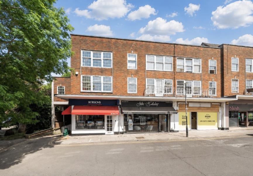 2 bed Apartment for rent in Northwood. From Robsons