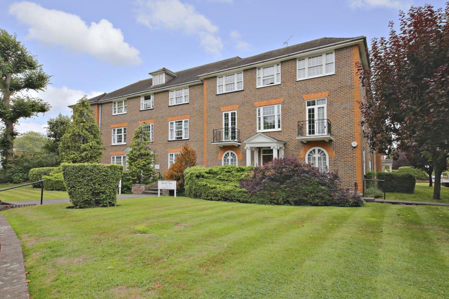 2 bed House (unspecified) for rent in Northwood. From Robsons