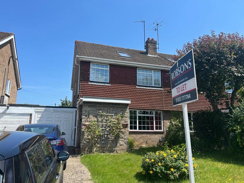 3 bed Semi Detached for rent in Rickmansworth. From Robsons 3 bed Semi Detached for rent in Rickmansworth. From Robsons