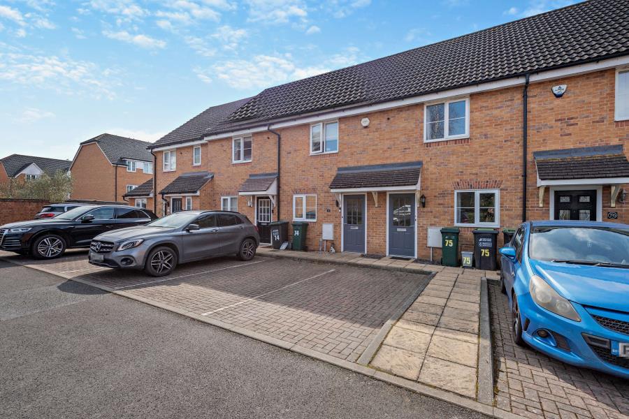 2 bed Mid Terraced House for rent in Maple Cross. From Robsons