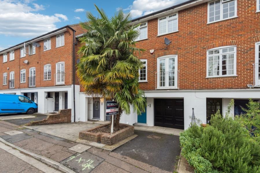 3 bed Town House for rent in Northwood. From Robsons