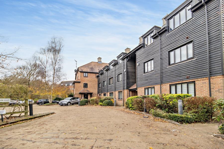 2 bed 1st Floor Flat for rent in Rickmansworth. From Robsons 2 bed 1st Floor Flat for rent in Rickmansworth. From Robsons