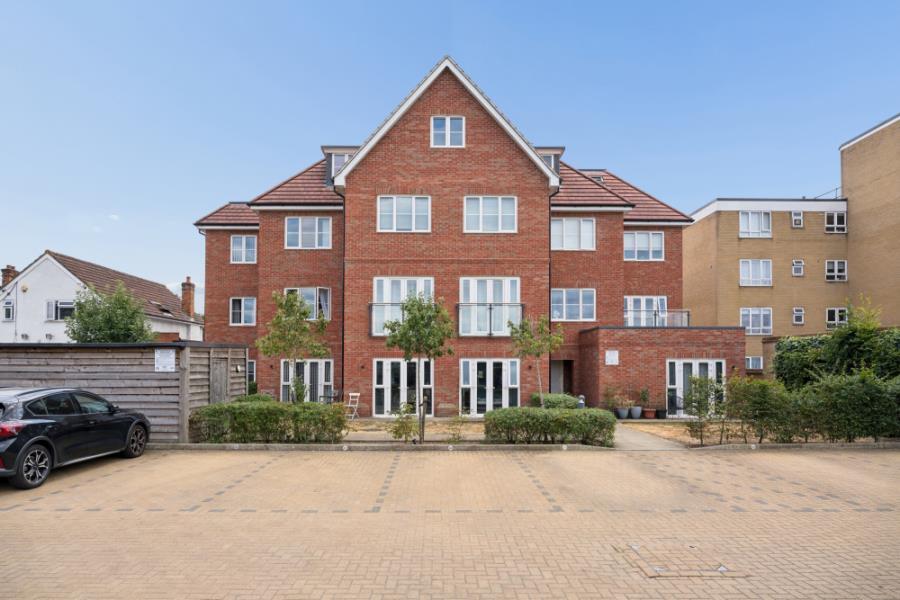 1 bed Apartment for rent in Richings Park. From Robsons