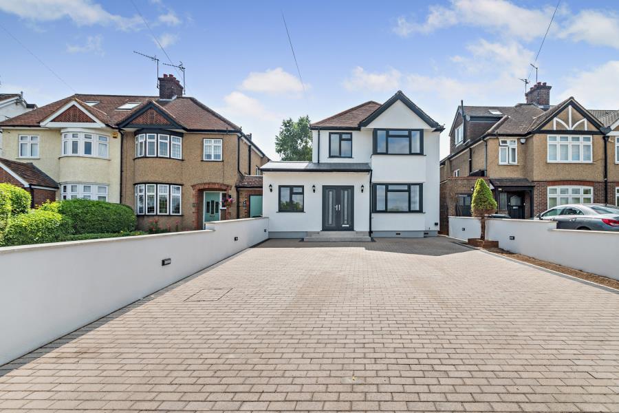 5 bed Detached for rent in Watford. From Robsons