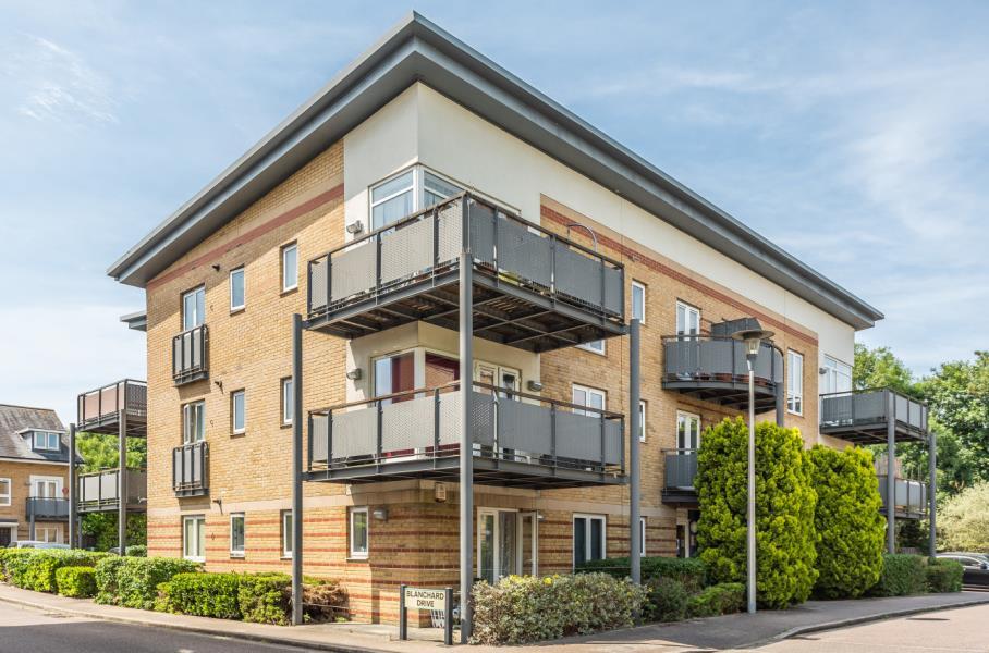 2 bed Apartment for rent in Watford. From Robsons