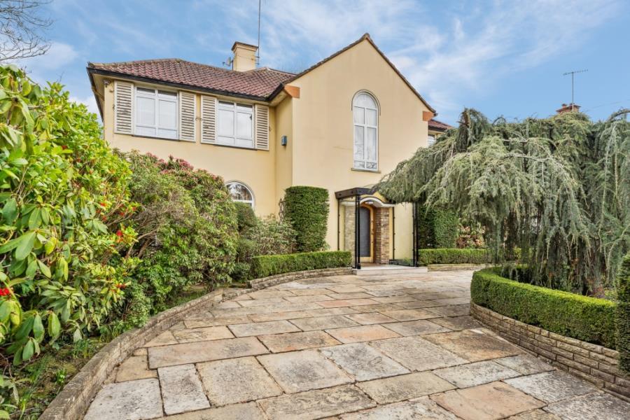 4 bed Detached for rent in Northwood. From Robsons 4 bed Detached for rent in Northwood. From Robsons