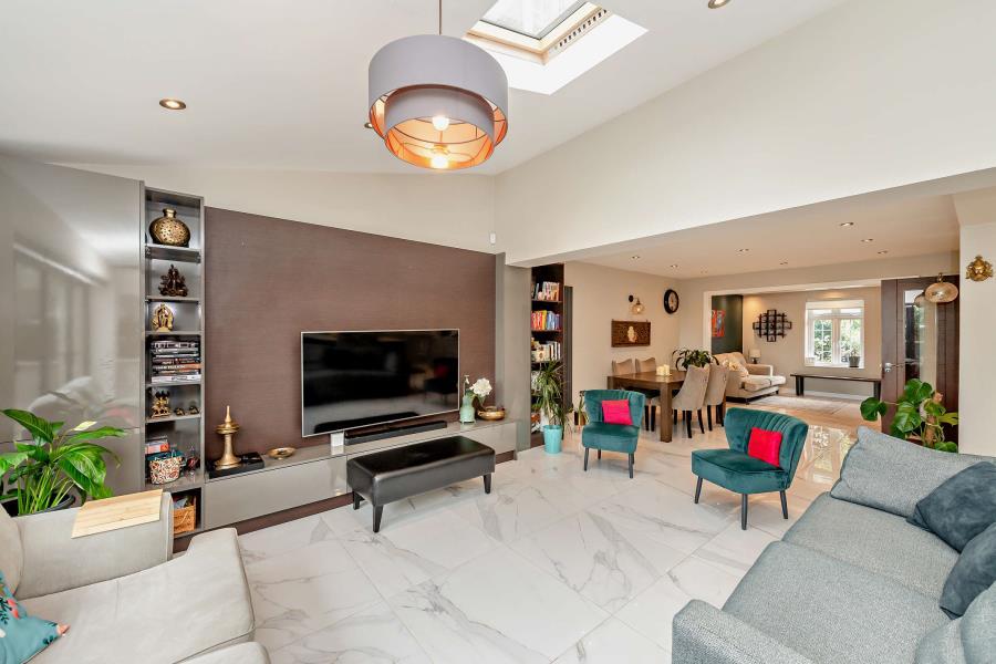 4 bed Semi Detached for rent in Northwood. From Robsons 4 bed Semi Detached for rent in Northwood. From Robsons