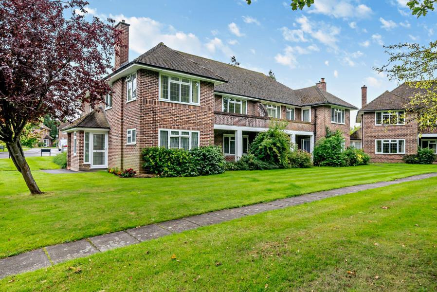 3 bed Annexe for rent in Northwood. From Robsons