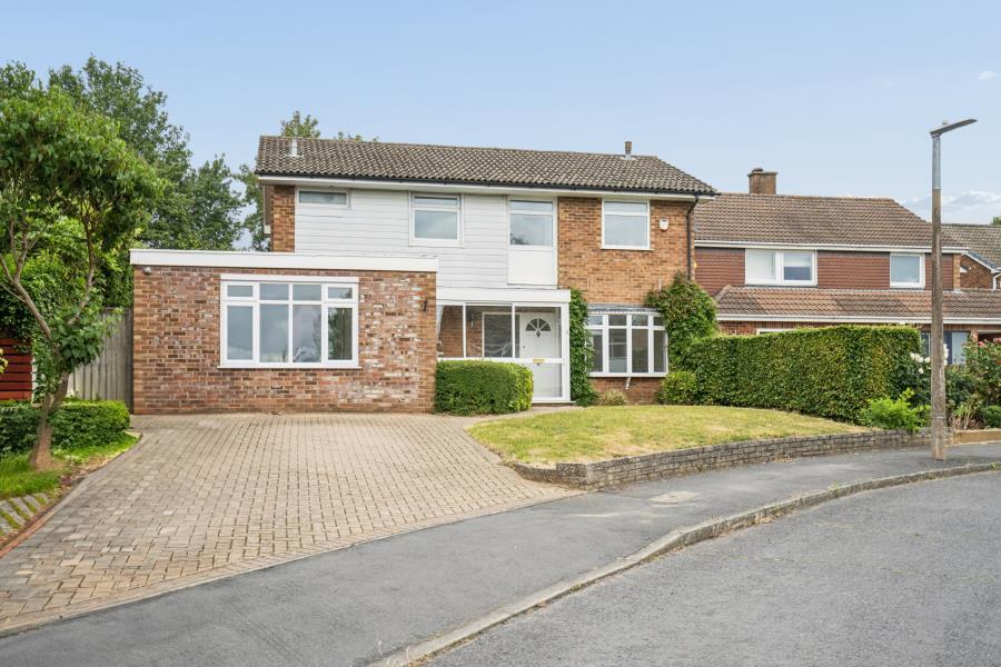 4 bed Detached for rent in Rickmansworth. From Robsons 4 bed Detached for rent in Rickmansworth. From Robsons
