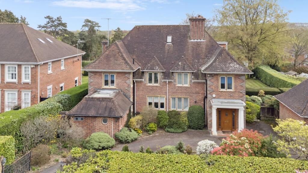 6 bed Detached for rent in Northwood. From Robsons 6 bed Detached for rent in Northwood. From Robsons