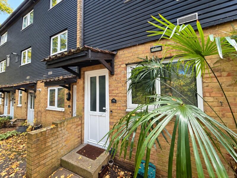 1 bed 1st Floor Flat for rent in Northwood. From Robsons