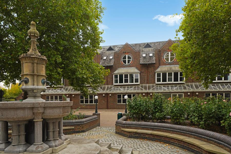 2 bed Apartment for rent in St Albans. From Robsons