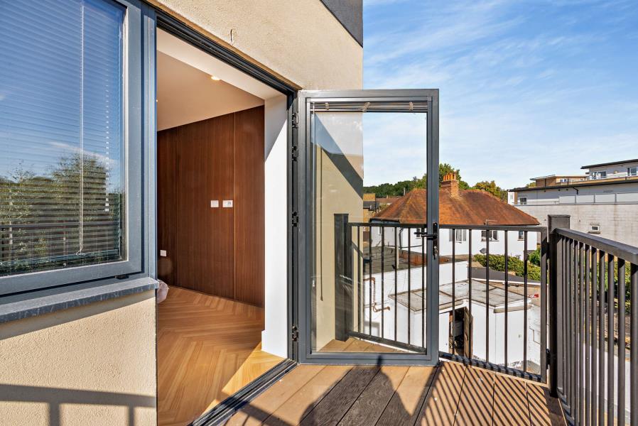 2 bed Apartment for rent in Ruislip. From Robsons - Pinner