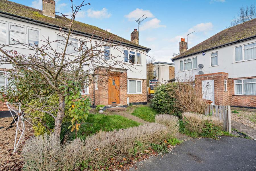 2 bed Annexe for rent in Pinner. From Robsons - Pinner