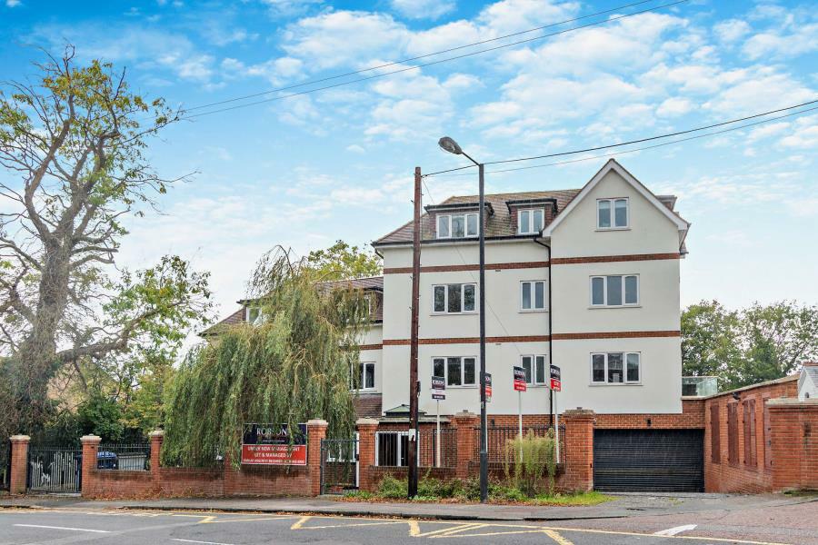 2 bed Apartment for rent in Pinner. From Robsons - Pinner