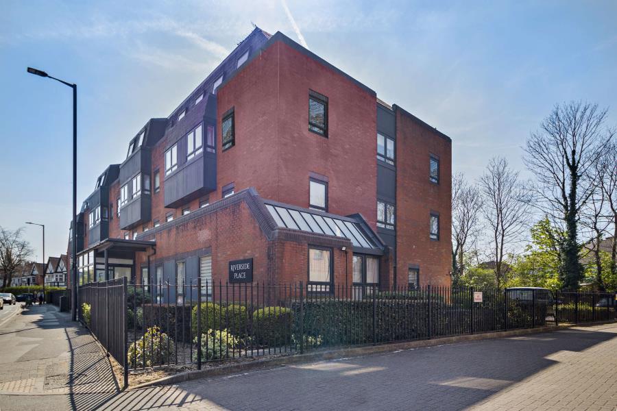 2 bed Apartment for rent in Pinner. From Robsons - Pinner