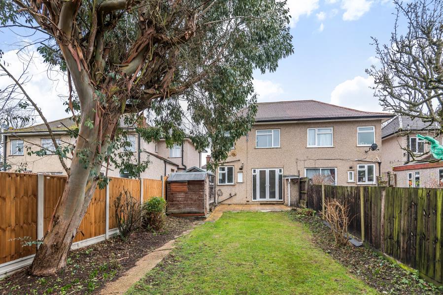 3 bed Semi Detached for rent in Pinner. From Robsons - Pinner