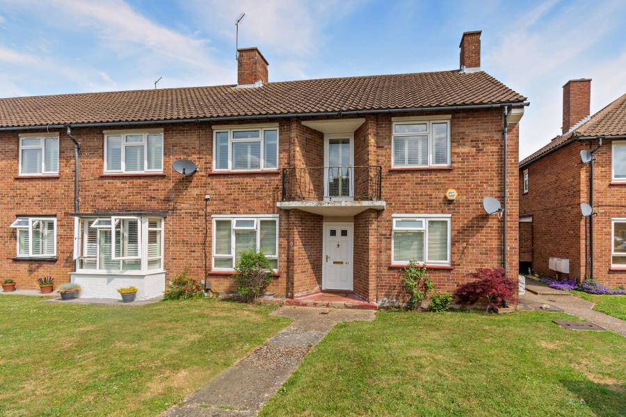 2 bed Annexe for rent in Pinner. From Robsons - Pinner