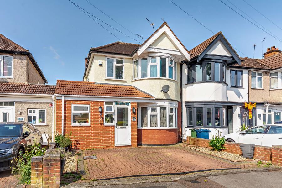 4 bed Semi Detached for rent in Northolt. From Robsons - Pinner