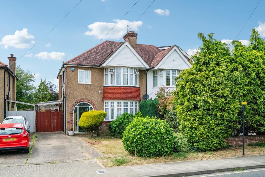 3 bed Semi Detached for rent in Harrow. From Robsons - Pinner