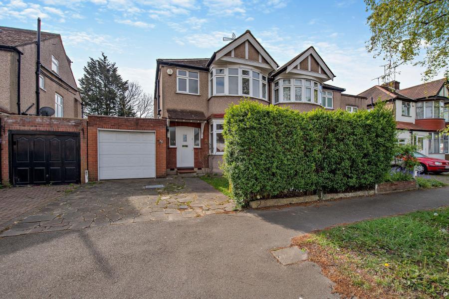 3 bed Semi Detached for rent in Pinner. From Robsons - Pinner