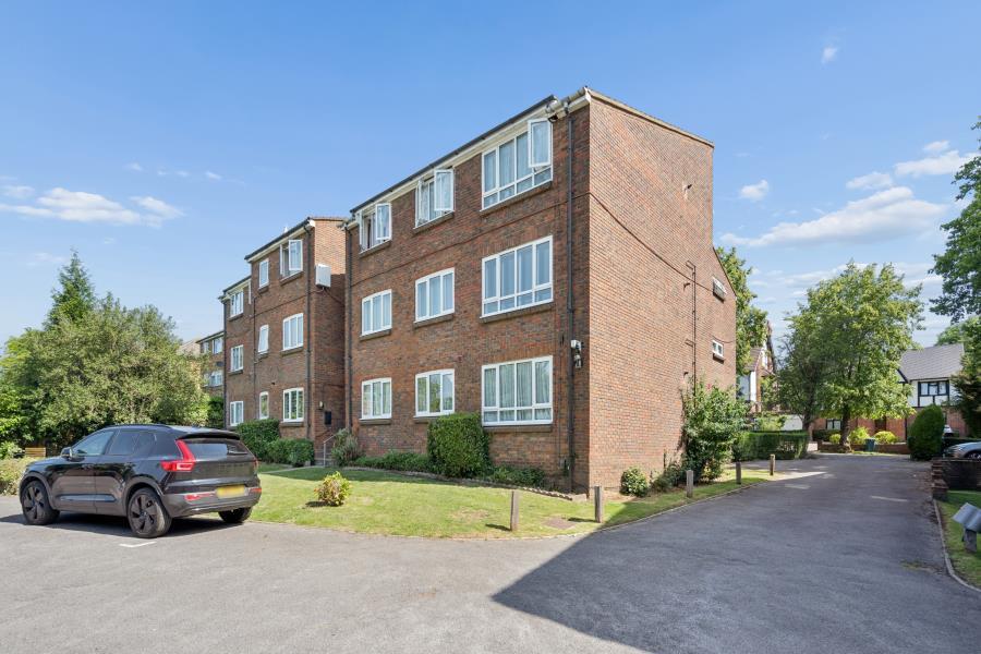 2 bed Apartment for rent in Pinner. From Robsons - Pinner