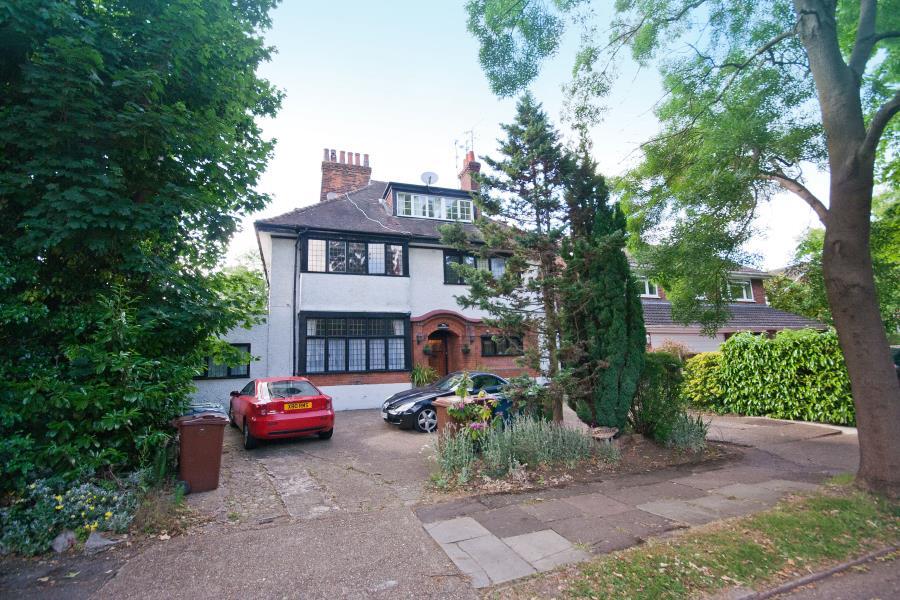 2 bed Apartment for rent in Pinner. From Robsons - Pinner