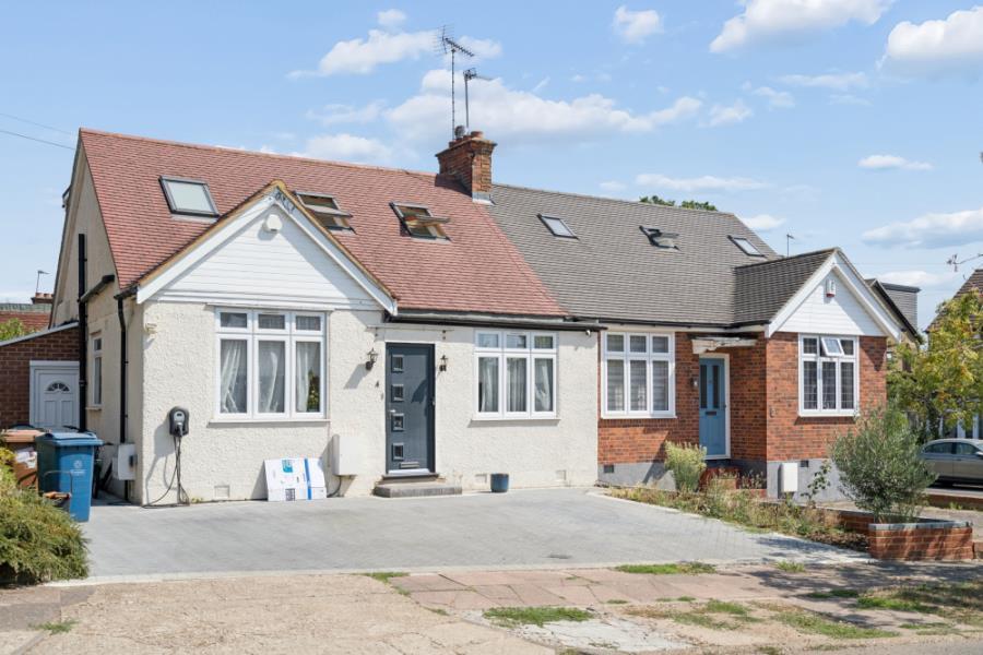 4 bed Semi Detached for rent in Pinner. From Robsons - Pinner