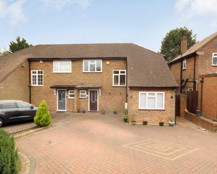 4 bed Semi Detached for rent in Pinner. From Robsons - Pinner 4 bed Semi Detached for rent in Pinner. From Robsons - Pinner
