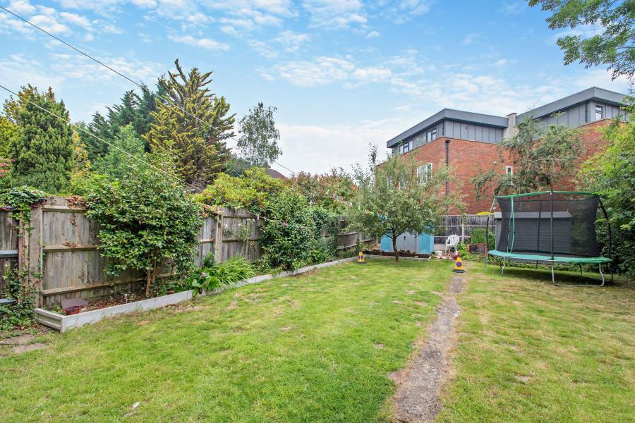 2 bed Annexe for rent in Pinner. From Robsons - Pinner 2 bed Annexe for rent in Pinner. From Robsons - Pinner