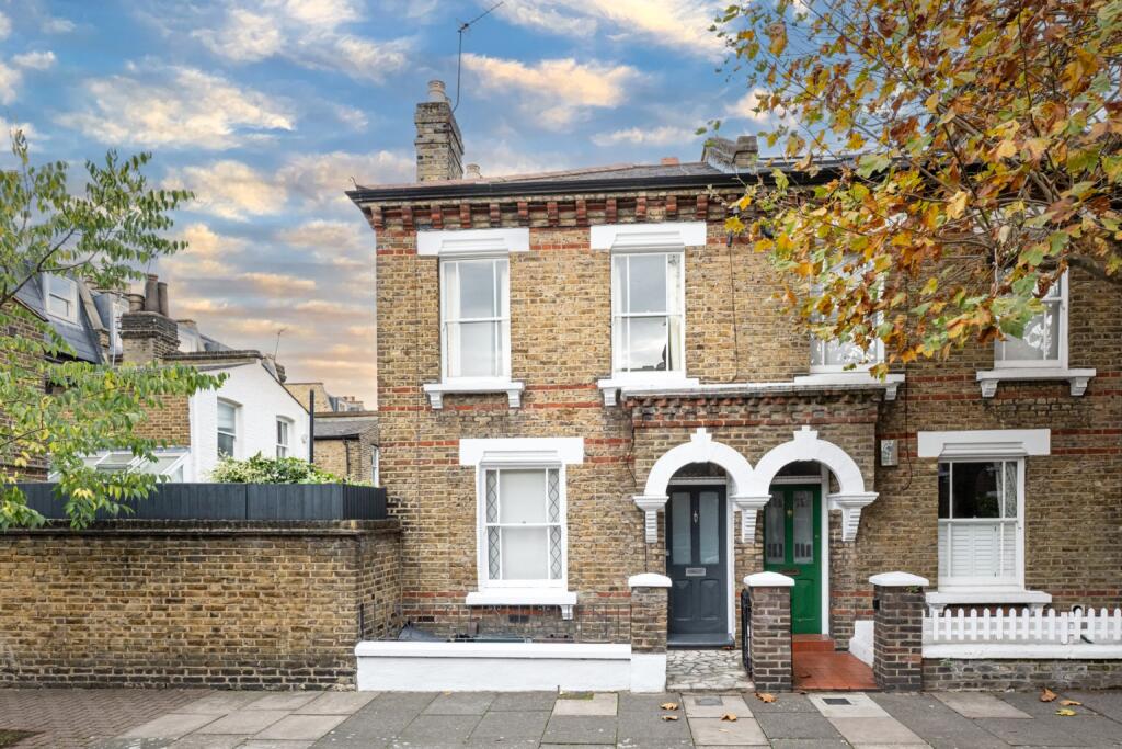 2 bed End of Terrace for rent in London. From Rochford Stokes 2 bed End of Terrace for rent in London. From Rochford Stokes