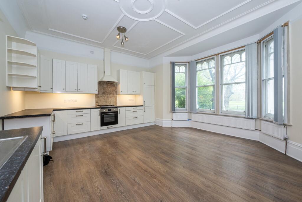 3 bed 1st Floor Flat for rent in Clapham. From Rochford Stokes