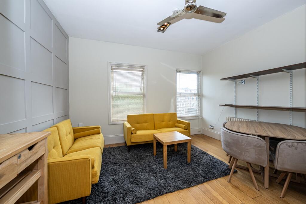 3 bed 1st Floor Flat for rent in Battersea. From Rochford Stokes