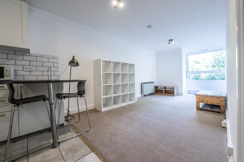 1 bed 1st Floor Flat for rent in Battersea. From Rochford Stokes